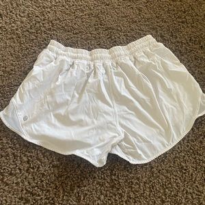 white lululemon hotty hot shorts